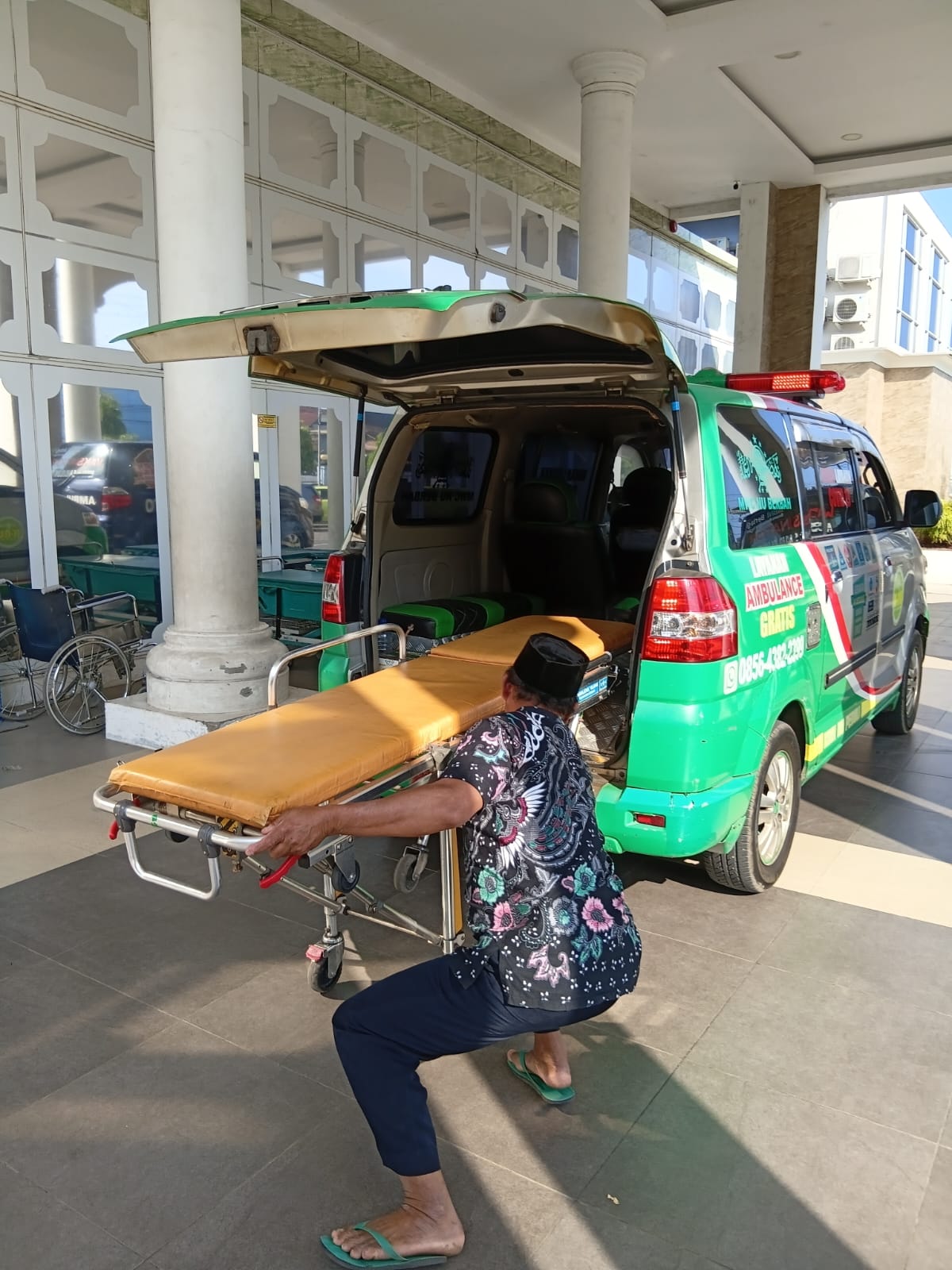Dokumentasi kegiatan Ambulance NU Berbah: Antar UGD Warga Tegaltirto